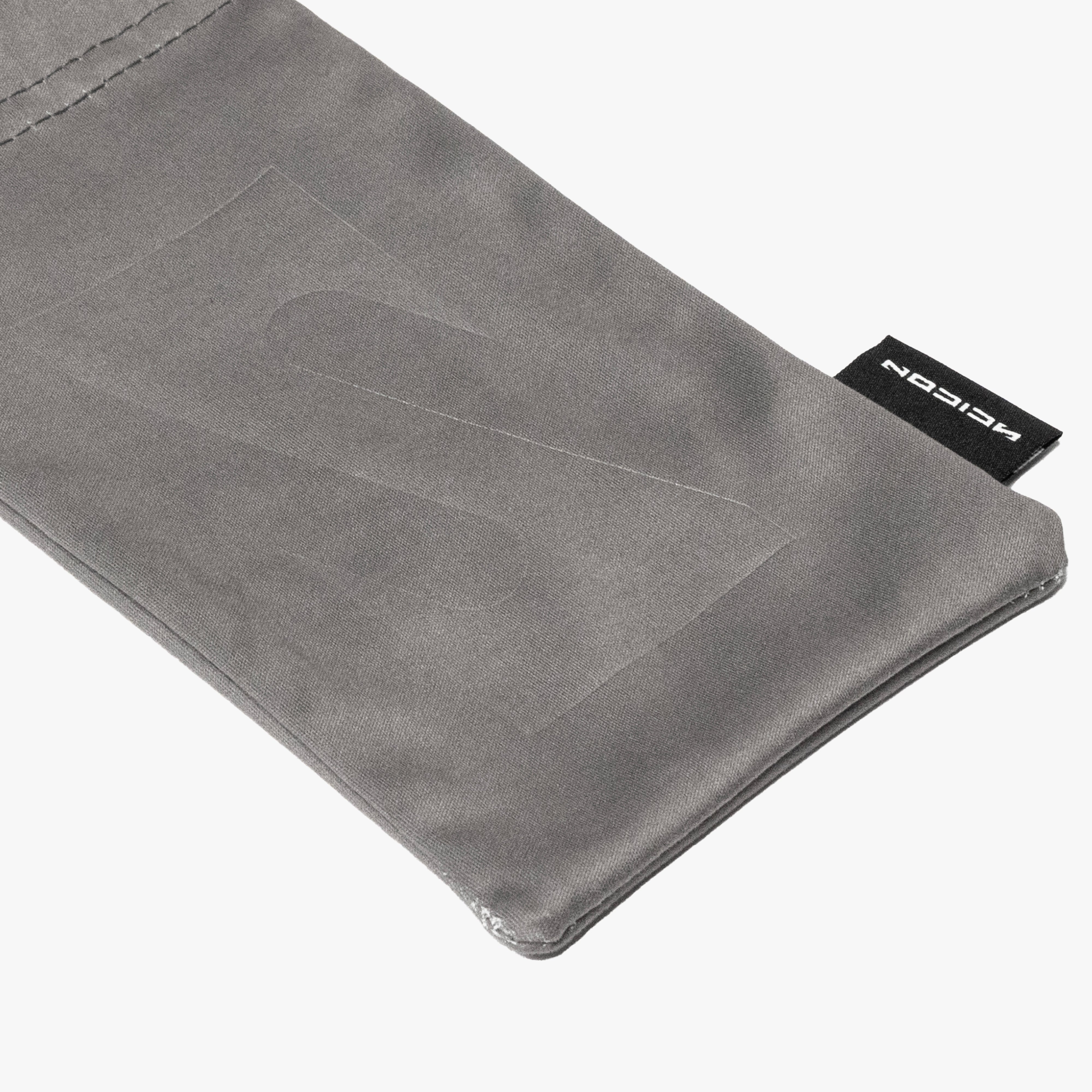 RECYCLED MICROFIBRE POUCH