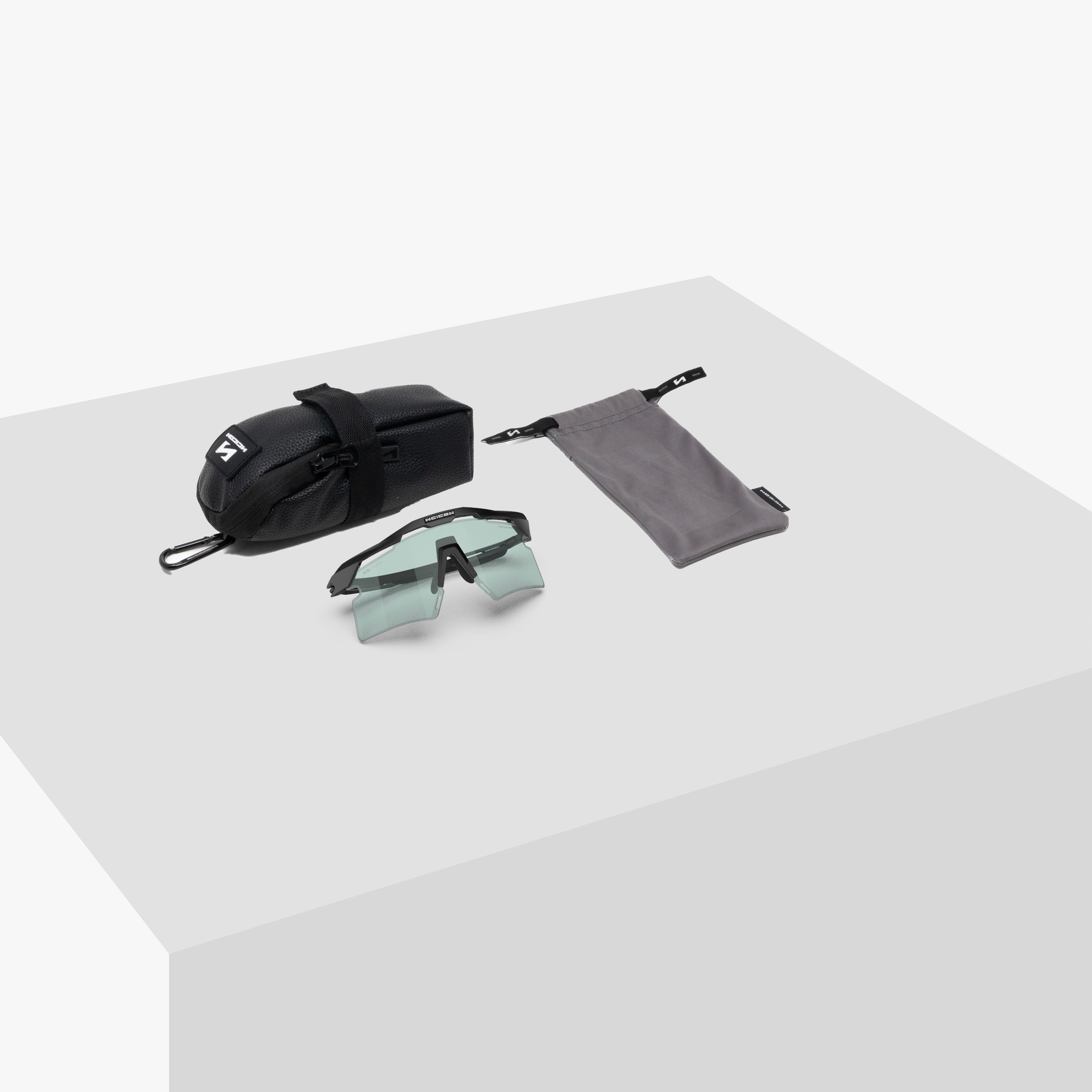 Aeroshade 2.0 Titanium XS Matte Black Photochromic Blue Green box content