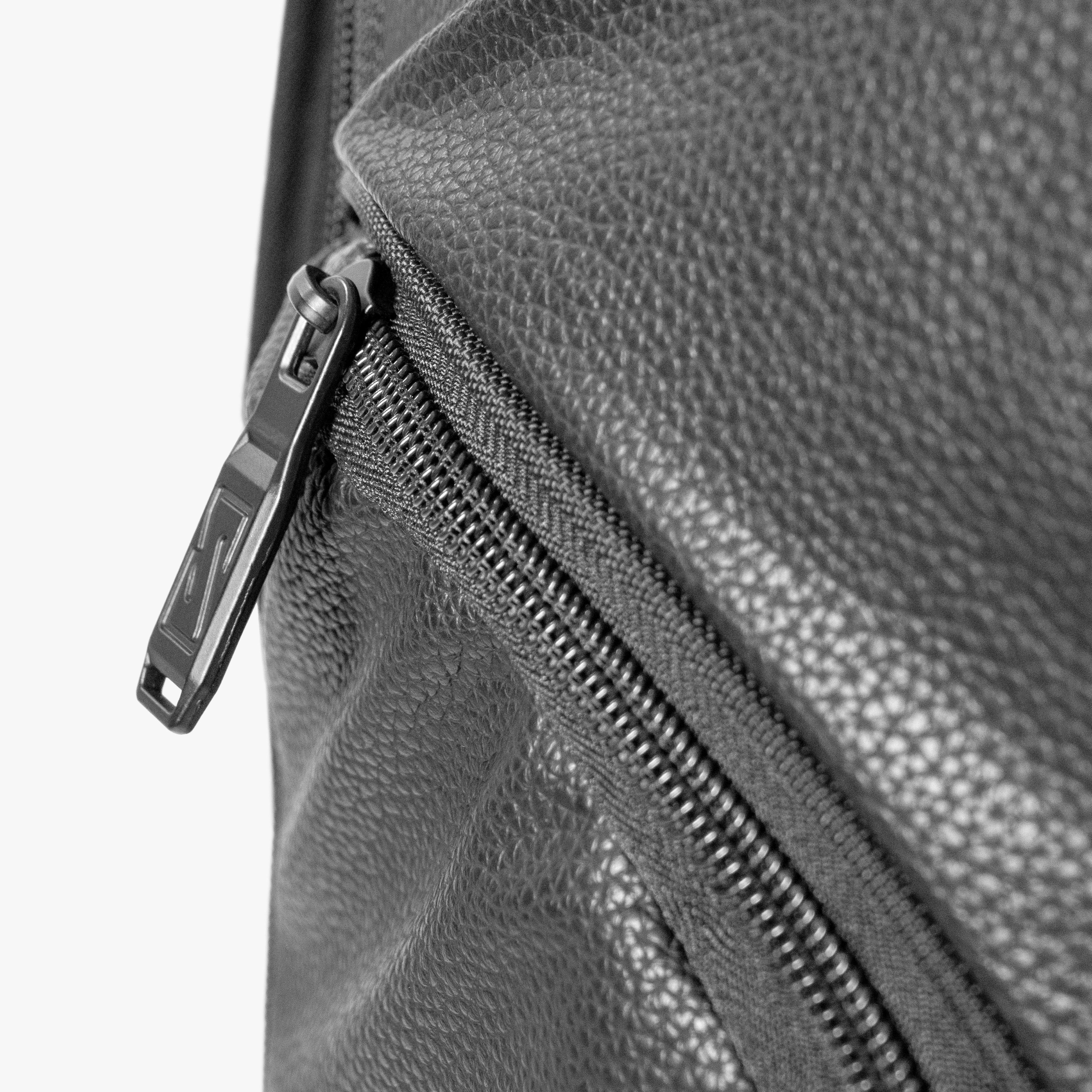Backpack Pro 35L Synerskin zipper