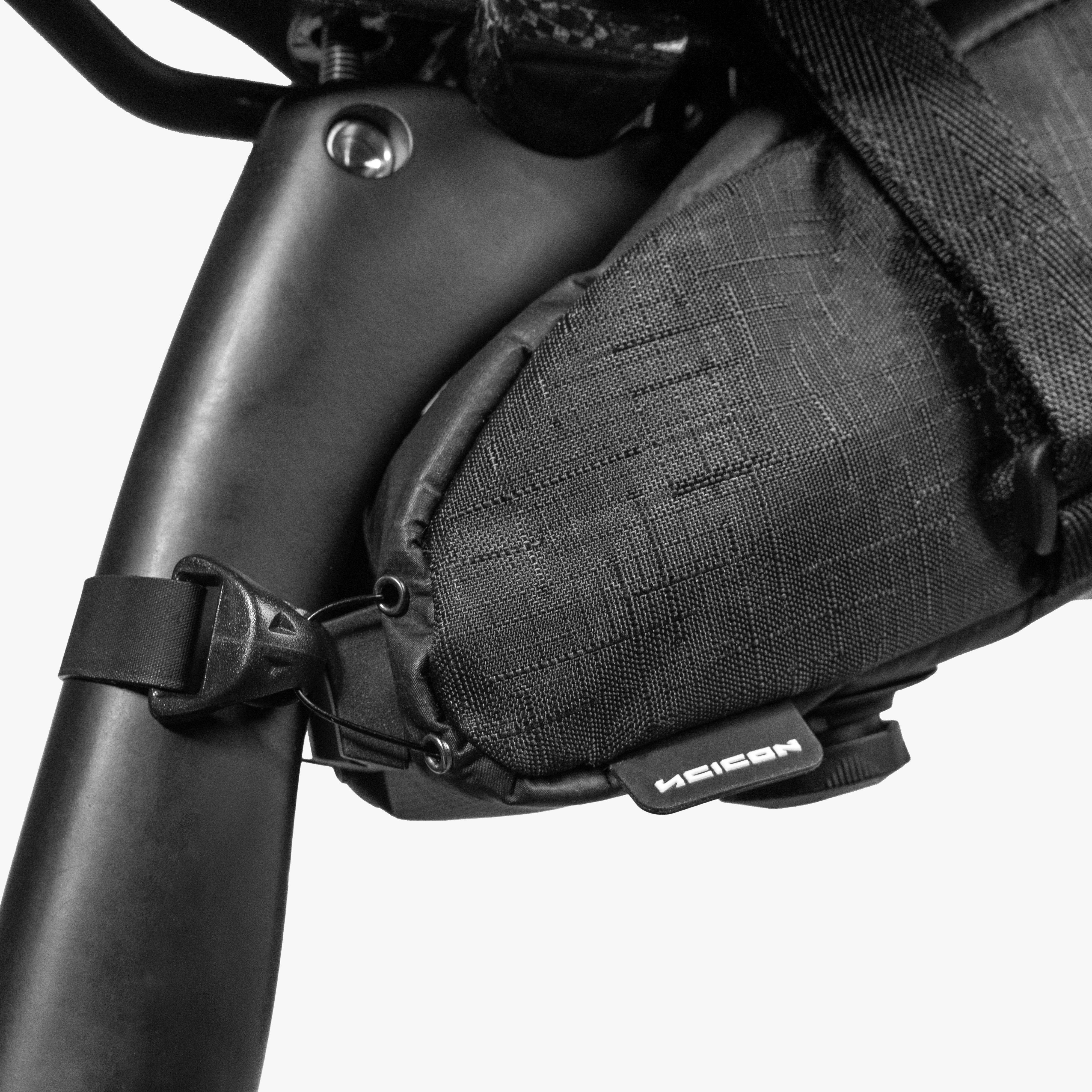 SADDLEBAG 098 WITH LIGHT